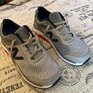 Preloved men’s size 13 new balance 847 sneakers